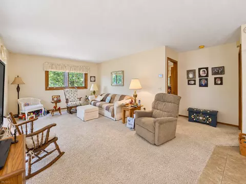 Living - 5583 Legend Ln, Brainerd, MN 56401 photo 2 of 5