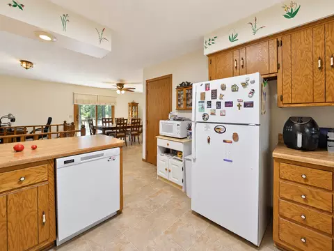 Kitchen - 5583 Legend Ln, Brainerd, MN 56401 photo 2 of 3