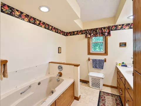 Bath - 5583 Legend Ln, Brainerd, MN 56401 photo 1 of 3