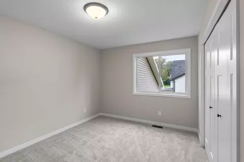 Bedroom - 1902 Maple Leaf Ln, Litchfield, MN 55355 photo 5 of 9