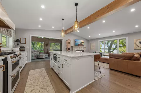 19143 Orchard Trl, Lakeville, MN 55044
