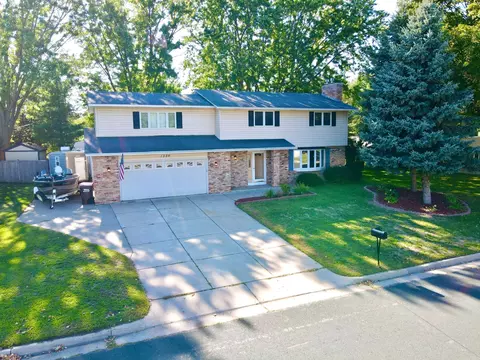 1350 Hillside St, Hastings, MN 55033