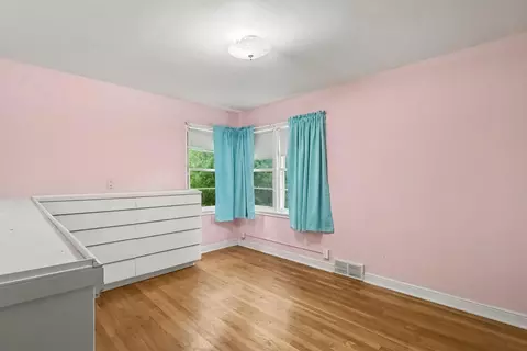 Bedroom - 849 8th Ave SW, Faribault, MN 55021 photo 5 of 7