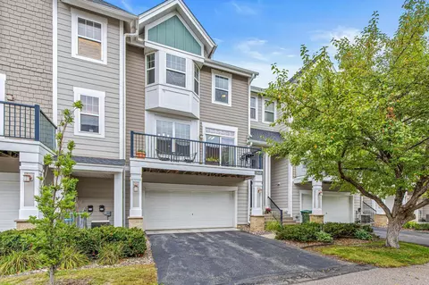 15649 Eagleview Way #1009, Apple Valley, MN 55124