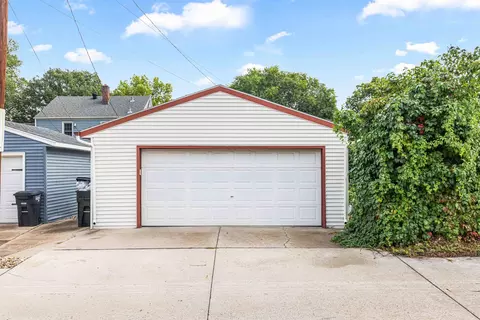 Exterior - 1322 3rd St N, Fargo, ND 58102 photo 9 of 10