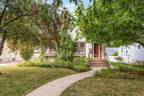 Exterior - 1322 3rd St N, Fargo, ND 58102 photo 3 of 10