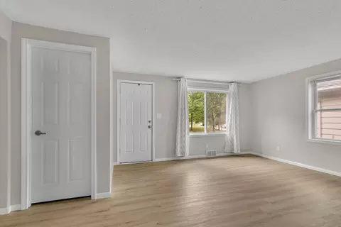 Living - 808 5th Ave SE, Saint Cloud, MN 56304 photo 5 of 5