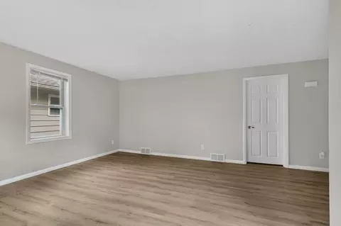 Living - 808 5th Ave SE, Saint Cloud, MN 56304 photo 4 of 5