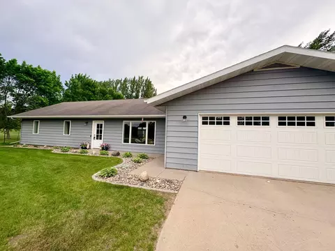 28169 Meadow Dr, Detroit Lakes, MN 56501