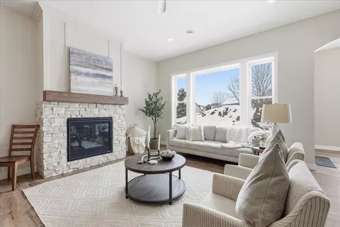 1290 Cattail Pl #VILLA 2, New Richmond, WI 54017