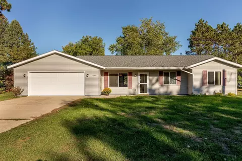 31060 Pine St, Pequot Lakes, MN 56472