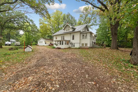 Exterior - 1030 Willow St, Faribault, MN 55021 photo 1 of 7