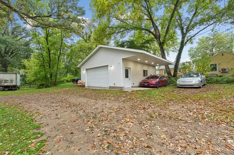 Exterior - 1030 Willow St, Faribault, MN 55021 photo 6 of 7