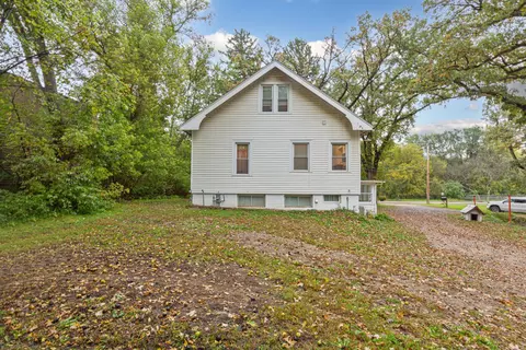 Exterior - 1030 Willow St, Faribault, MN 55021 photo 2 of 7