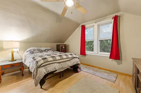 Bedroom - 1030 Willow St, Faribault, MN 55021 photo 4 of 10