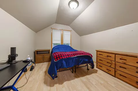 Bedroom - 1030 Willow St, Faribault, MN 55021 photo 6 of 10
