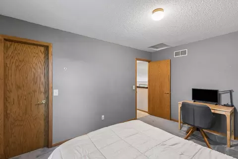 Bedroom - 4482 Oak Pond Rd, Eagan, MN 55123 photo 6 of 8
