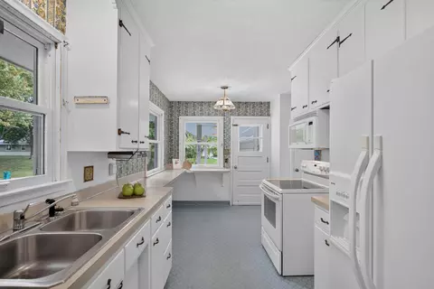 Kitchen - 3500 W 89th St, Bloomington, MN 55431 photo 1 of 2