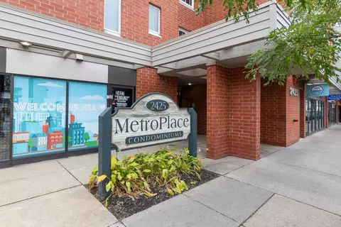 2425 E Franklin Ave #205, Minneapolis, MN 55406