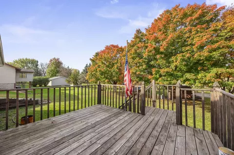 Exterior - 305 Wacker Dr, Glencoe, MN 55336 photo 5 of 6