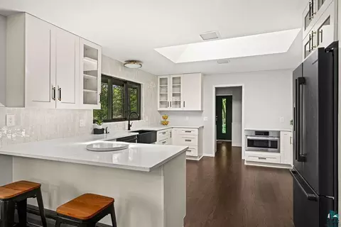 Kitchen - 2207 Heather Ave, Duluth, MN 55803 photo 5 of 15