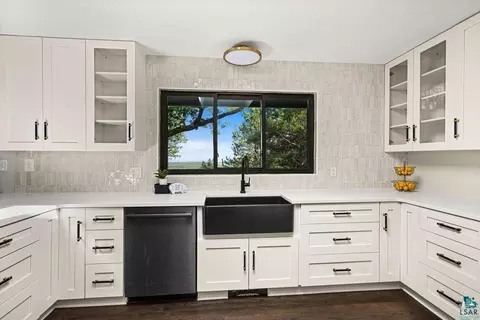 Kitchen - 2207 Heather Ave, Duluth, MN 55803 photo 2 of 15