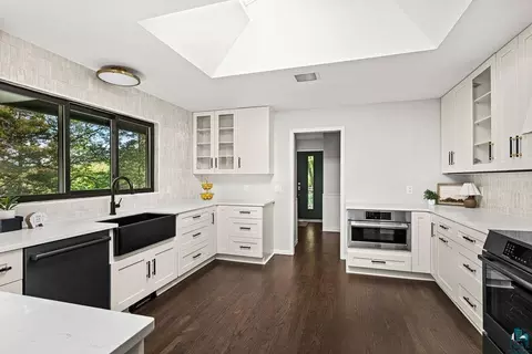 Kitchen - 2207 Heather Ave, Duluth, MN 55803 photo 6 of 15