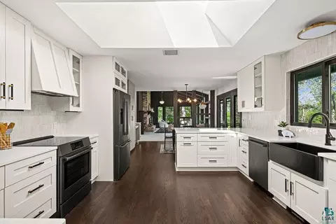 Kitchen - 2207 Heather Ave, Duluth, MN 55803 photo 4 of 15