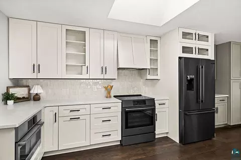 Kitchen - 2207 Heather Ave, Duluth, MN 55803 photo 3 of 15