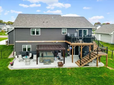 Exterior - 366 Bluebill St, Baldwin, WI 54002 photo 3 of 11