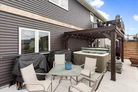 Exterior - 366 Bluebill St, Baldwin, WI 54002 photo 5 of 11