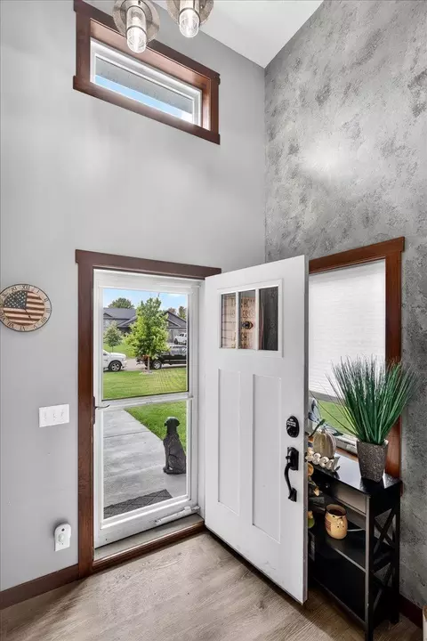 Entry Way - 366 Bluebill St, Baldwin, WI 54002 photo 2 of 3