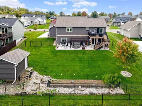 Exterior - 366 Bluebill St, Baldwin, WI 54002 photo 2 of 11