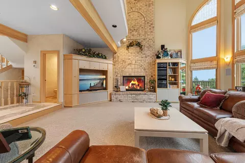 Living - 1135 3rd St NE, Faribault, MN 55021 photo 3 of 14