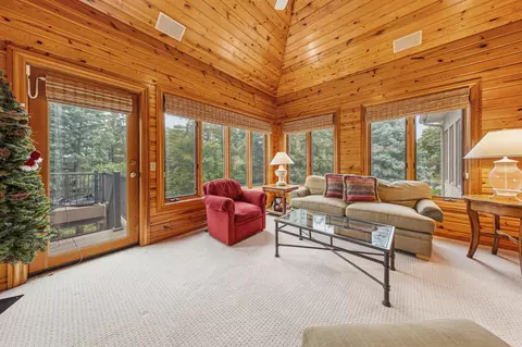 Living - 1135 3rd St NE, Faribault, MN 55021 photo 7 of 14