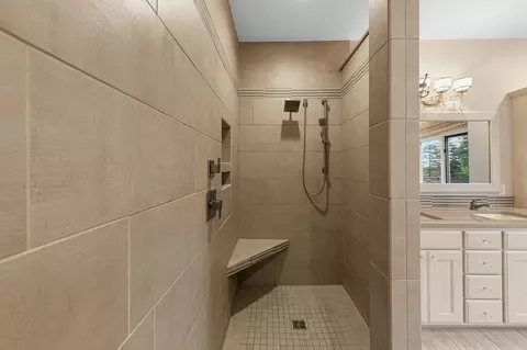 Bath - 1135 3rd St NE, Faribault, MN 55021 photo 2 of 8