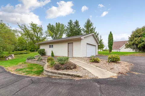Exterior - 1135 3rd St NE, Faribault, MN 55021 photo 14 of 15