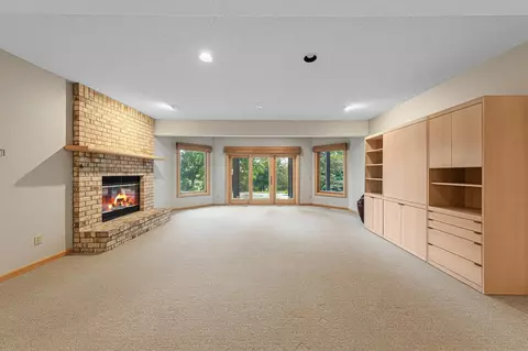 Living - 1135 3rd St NE, Faribault, MN 55021 photo 11 of 14
