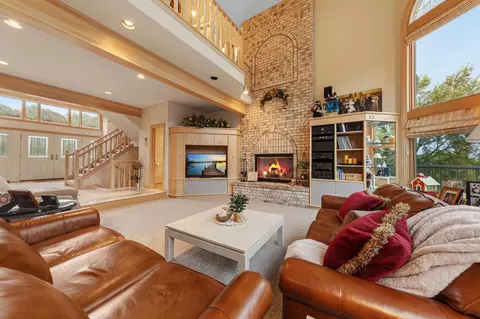 Living - 1135 3rd St NE, Faribault, MN 55021 photo 5 of 14