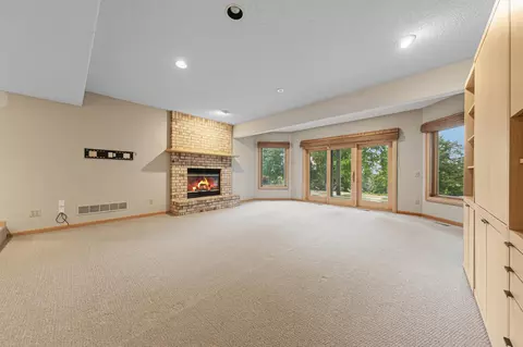 Living - 1135 3rd St NE, Faribault, MN 55021 photo 12 of 14