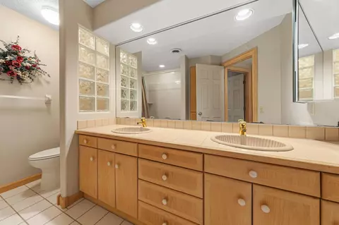 Bath - 1135 3rd St NE, Faribault, MN 55021 photo 5 of 8