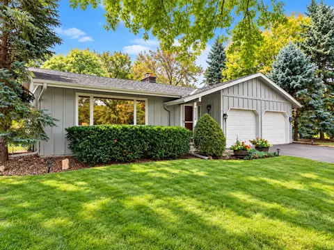 5220 Cottonwood Ln N, Plymouth, MN 55442