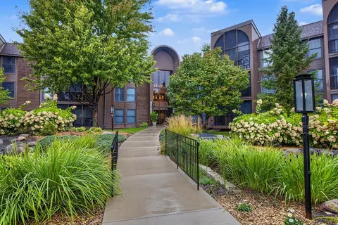 9700 Portland Ave S #128, Bloomington, MN 55420