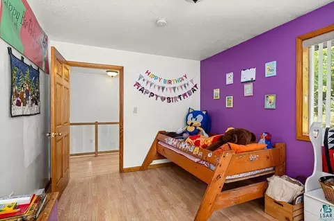 Bedroom - 5466 Jean Duluth Rd, Duluth, MN 55803 photo 4 of 5