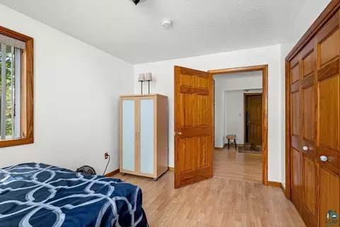 Bedroom - 5466 Jean Duluth Rd, Duluth, MN 55803 photo 1 of 5