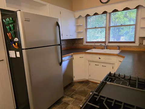 Kitchen - 820 6th St, Windom, MN 56101 photo 3 of 3