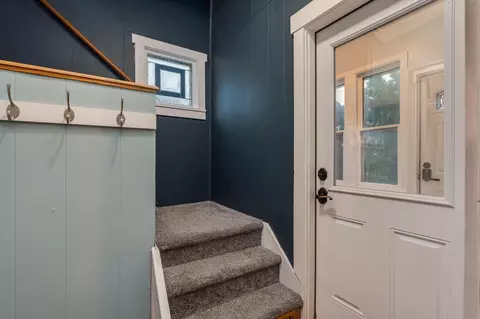 Entry Way - 531 Range St, Mankato, MN 56003 photo 1 of 3