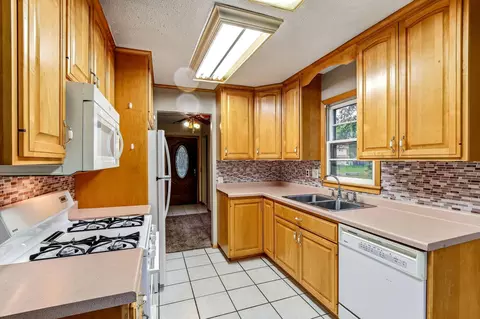 Kitchen - 11324 Quinn St NW, Coon Rapids, MN 55433 photo 2 of 4