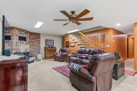 Living - 101 Park Ln, Kenyon, MN 55946 photo 3 of 4
