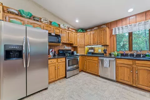 Kitchen - 101 Park Ln, Kenyon, MN 55946 photo 3 of 3